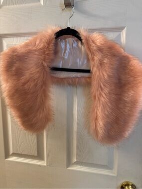 Blush Pink Faux Fur Collar Stole
